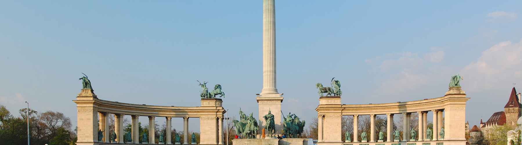 Piazza degli Eroi '