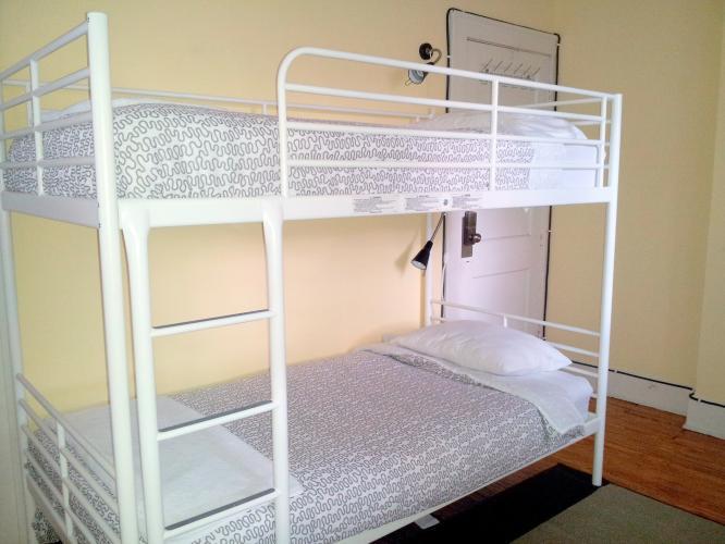 5 letti dormitorio - Misto - Standard - Bagno condiviso sullo stesso piano