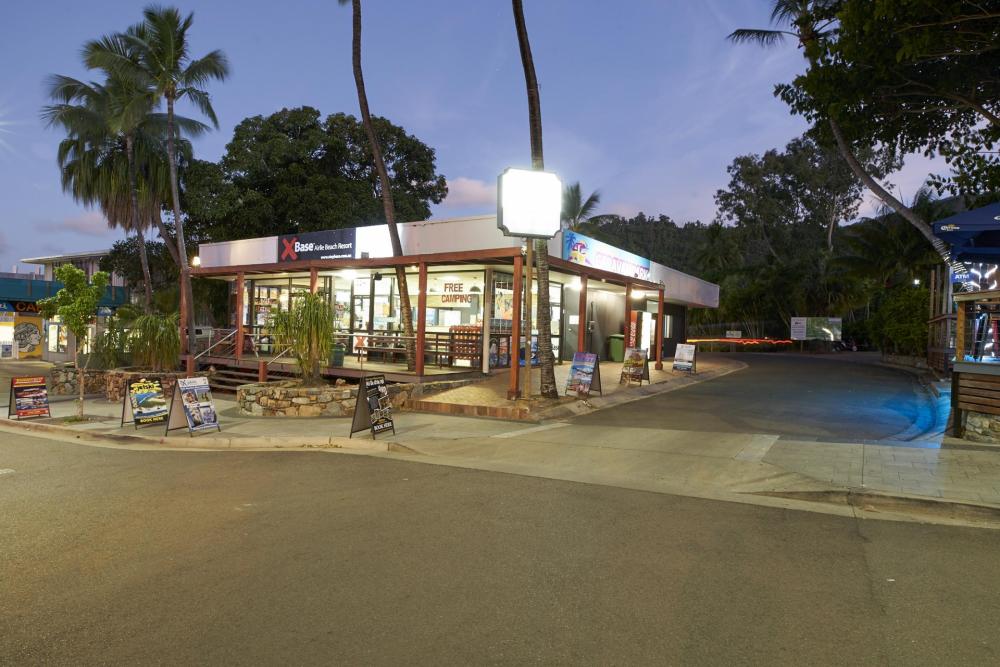 Base Airlie Beach 2 Base Airlie Beach 2