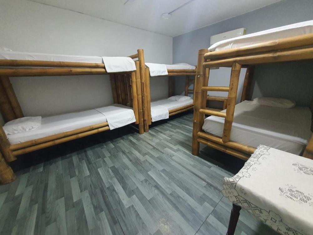 6 letti dormitorio - Misto - Standard - Bagno condiviso