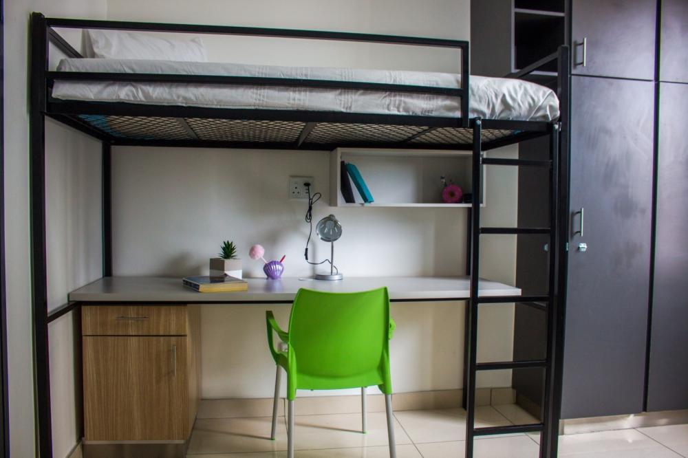 2 letti dormitorio - Solo femmine - Standard - Bagno condiviso