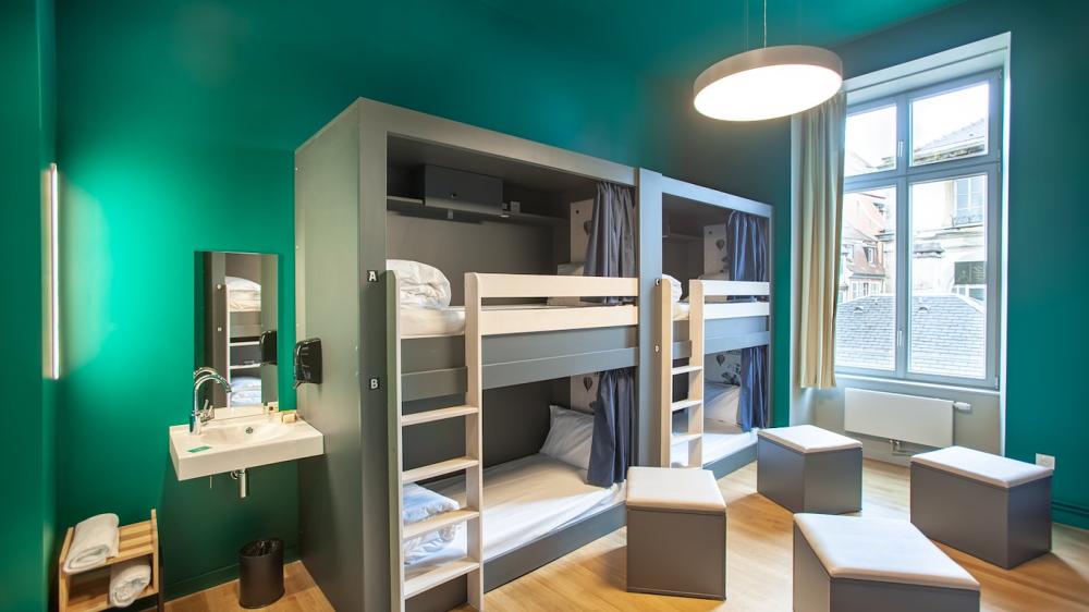 Stanza privata con 8 letti a castello - Bagno condiviso