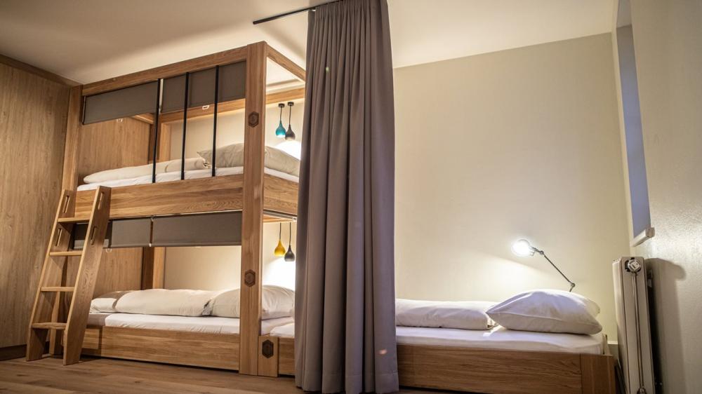 Letto in un dormitorio misto condiviso con 10 letti - con bagno privato