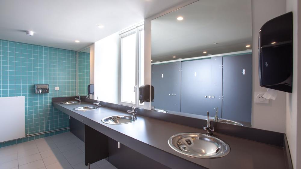 Stanza privata con 8 letti a castello - Bagno condiviso