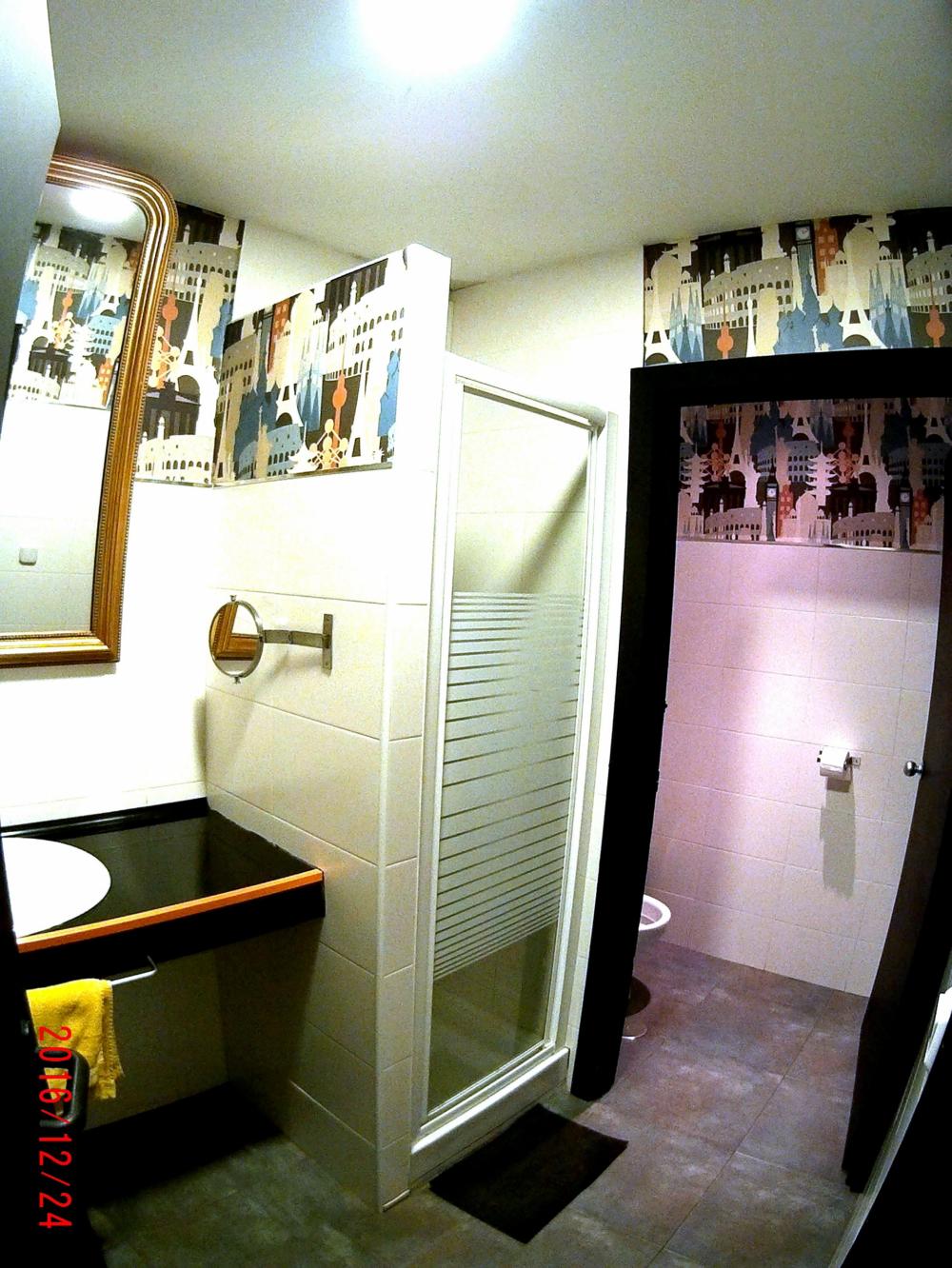 8 letti dormitorio - Solo femmine - Standard - Bagno privato