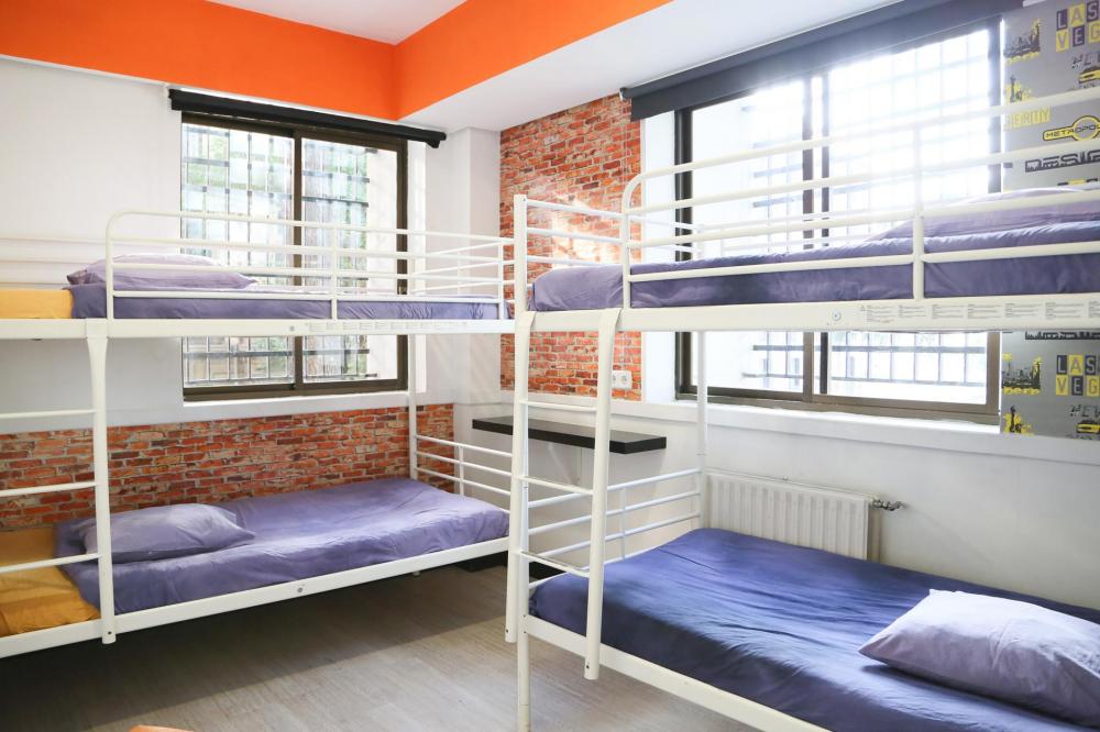 DORMITORIO MISTO DA 4 POSTI LETTO DORMITORIO MISTO DA 4 POSTI LETTO